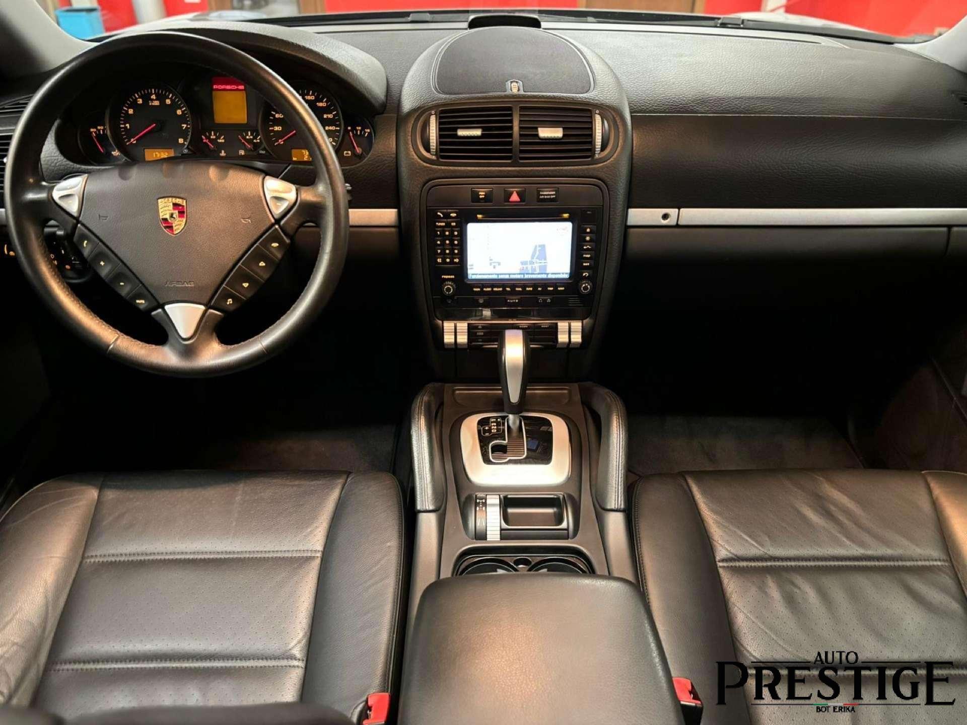 Porsche Cayenne  Cayenne 3.2 V6 cat