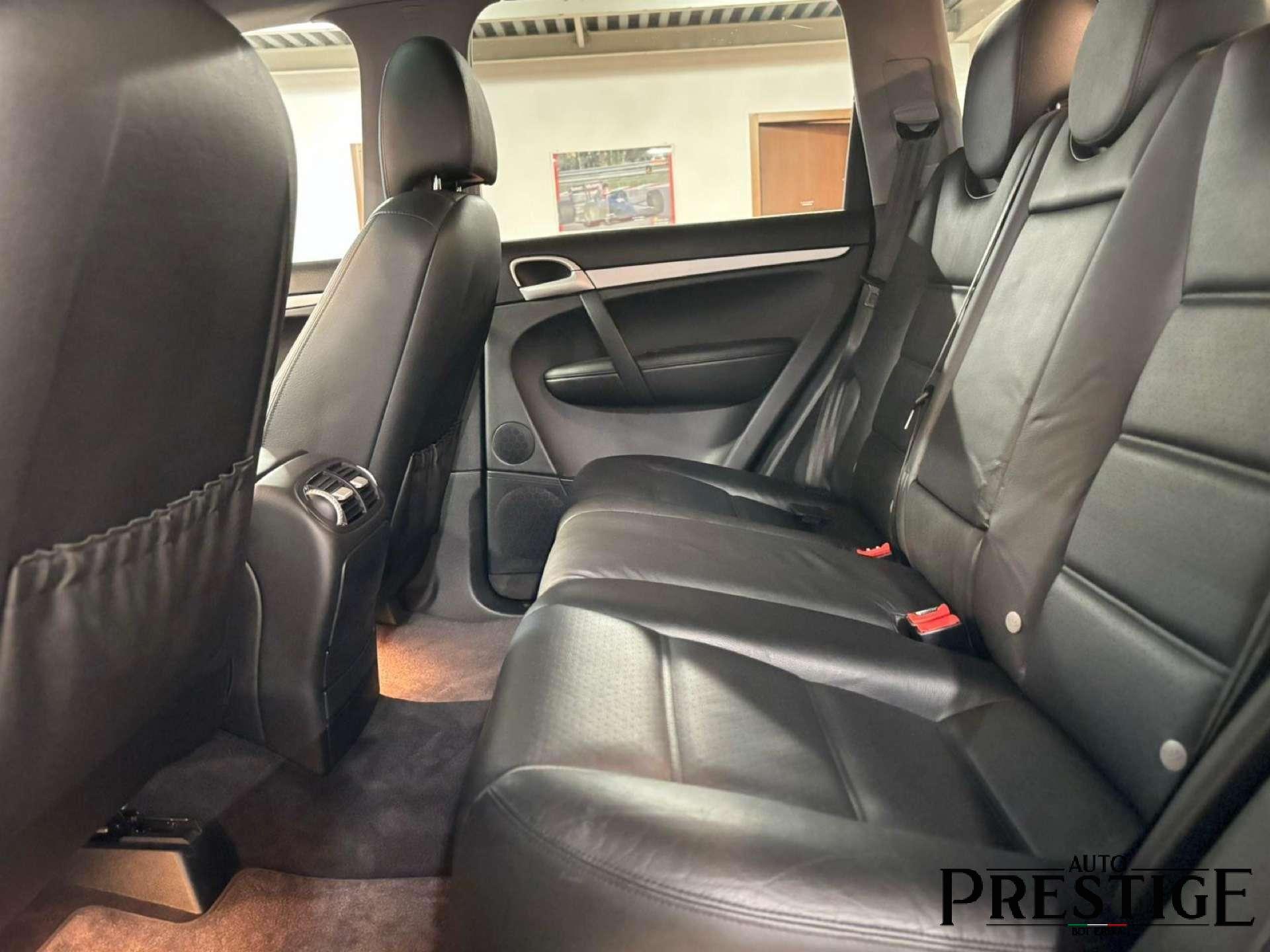 Porsche Cayenne  Cayenne 3.2 V6 cat
