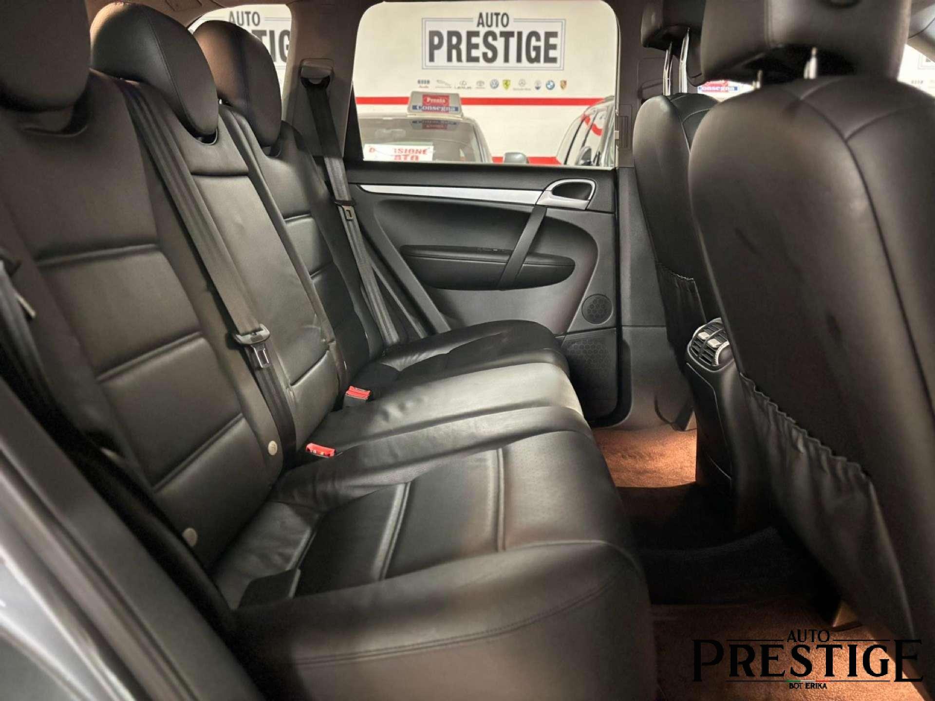 Porsche Cayenne  Cayenne 3.2 V6 cat