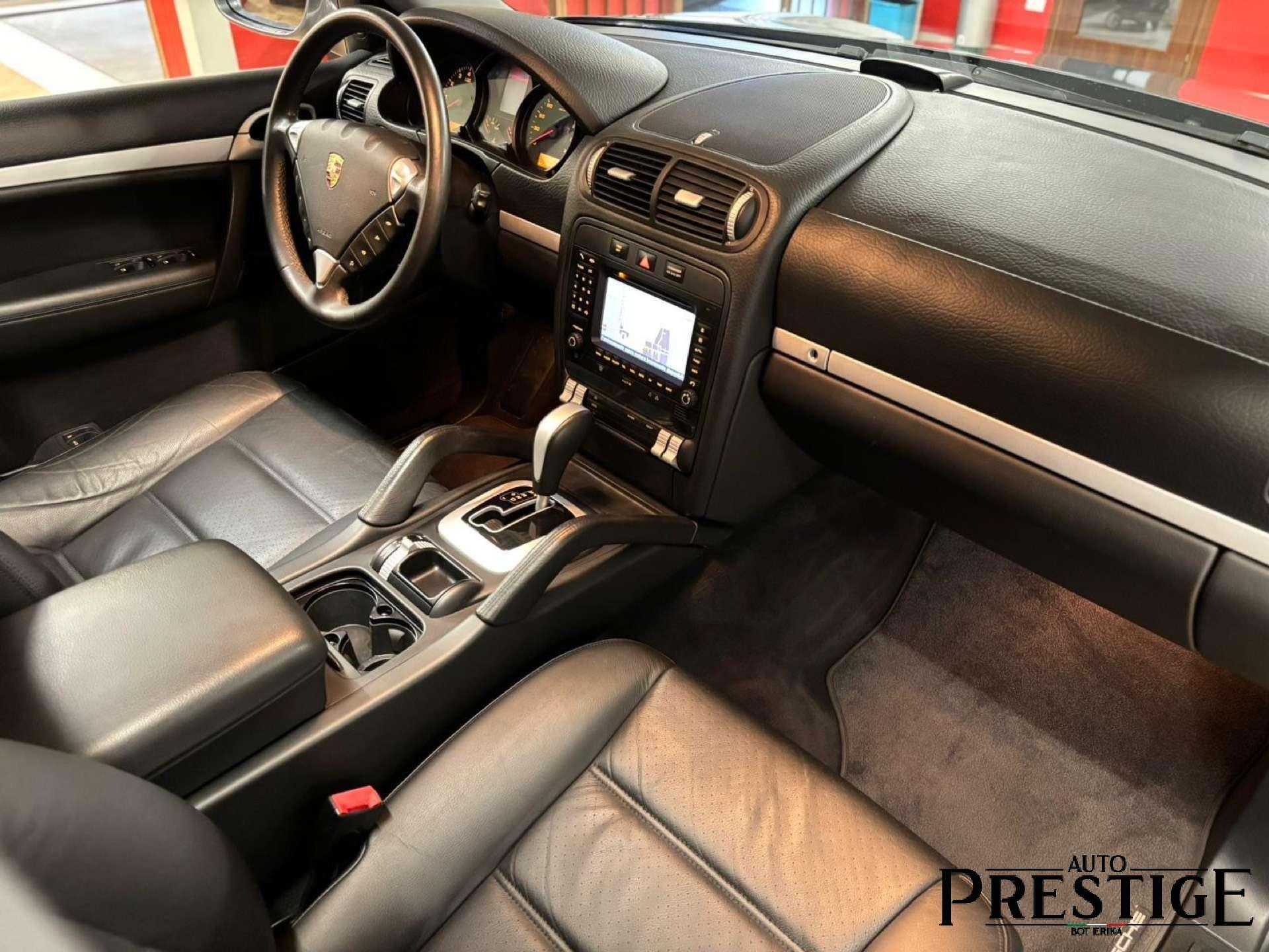 Porsche Cayenne  Cayenne 3.2 V6 cat